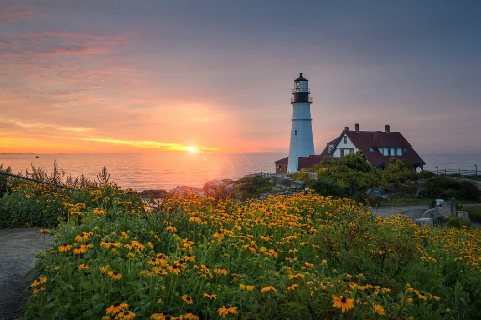 5 Beautiful Lighthouses in Portland Maine | New England With Love