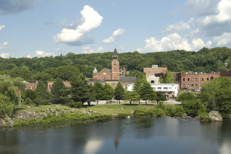 10 Cutest Small Towns in Connecticut you might fall in love